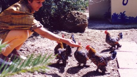 Alida mit Hühnern-s